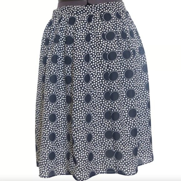 J. Crew Dresses & Skirts - NWT J Crew Blue and White Mixed Size Polka Dot A Line Crepe Skirt • Size 0 🔴